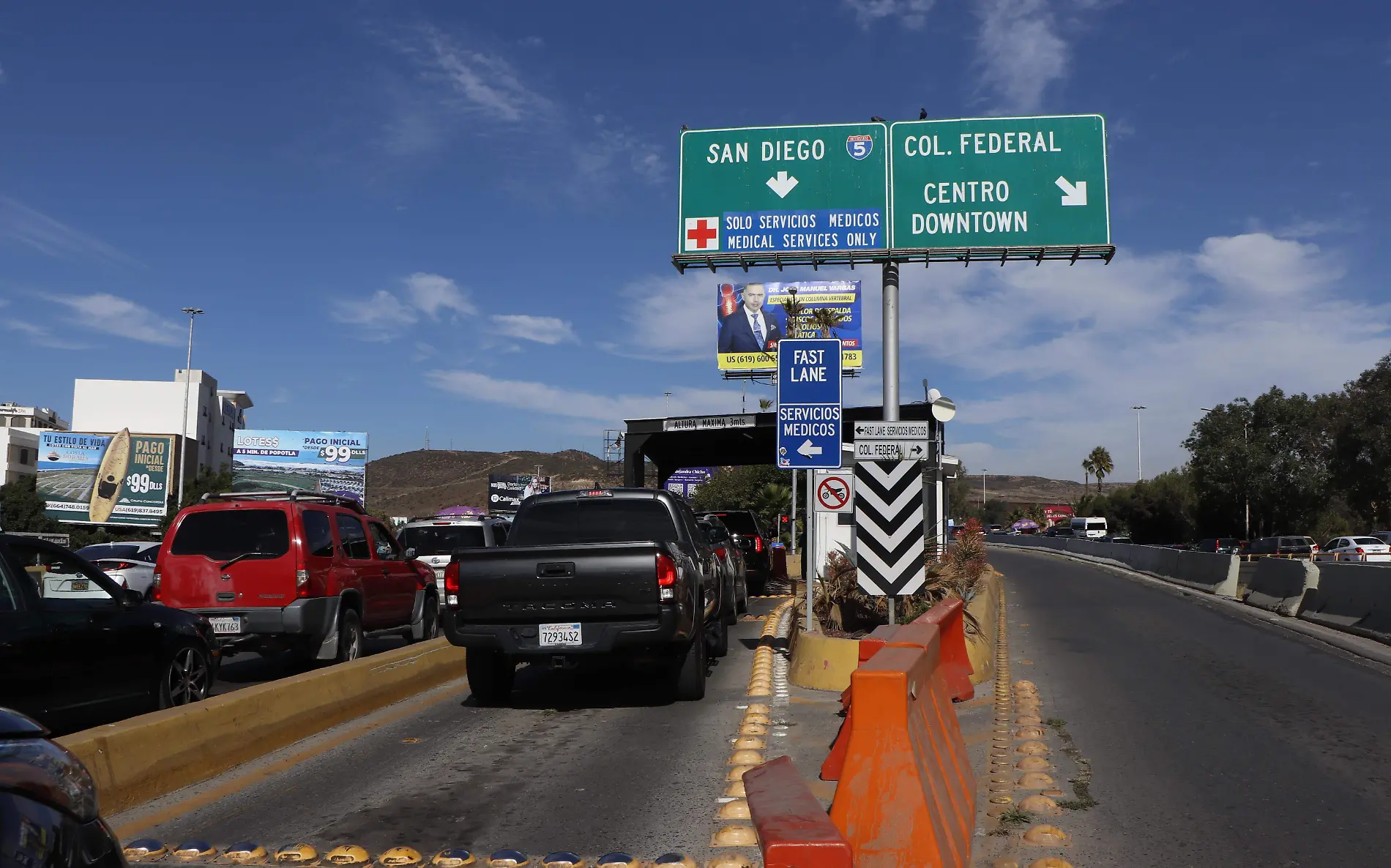 70-cl-carril de servicios medicos en la garita- (3)